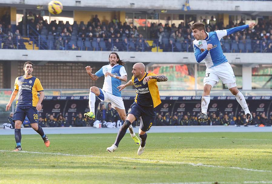 Aspettando Inter-Lazio  stato un pomeriggio di reti e spettacolo in Serie A: si comincia all&#39;ora di pranzo con il derby tra Verona e Chievo. Decide Paloschi di testa. Ansa